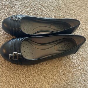 Lifestride Soft System ballet flags with little heel